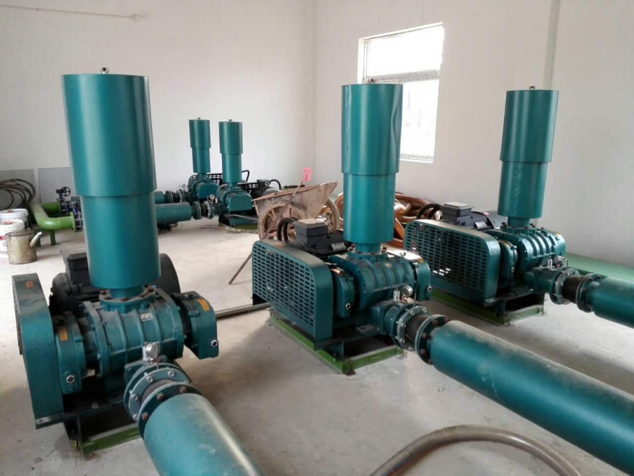 <b>冶金行業鋼鐵廠用羅茨鼓風機</b> <b>冶金行業鋼鐵廠用羅茨鼓風機</b>