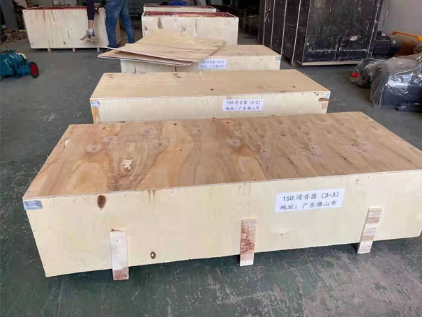 羅茨鼓風(fēng)機(jī)消音器 開工啦!發(fā)往佛山XQSSR150羅茨鼓風(fēng)機(jī) 30KW4臺(圖2)